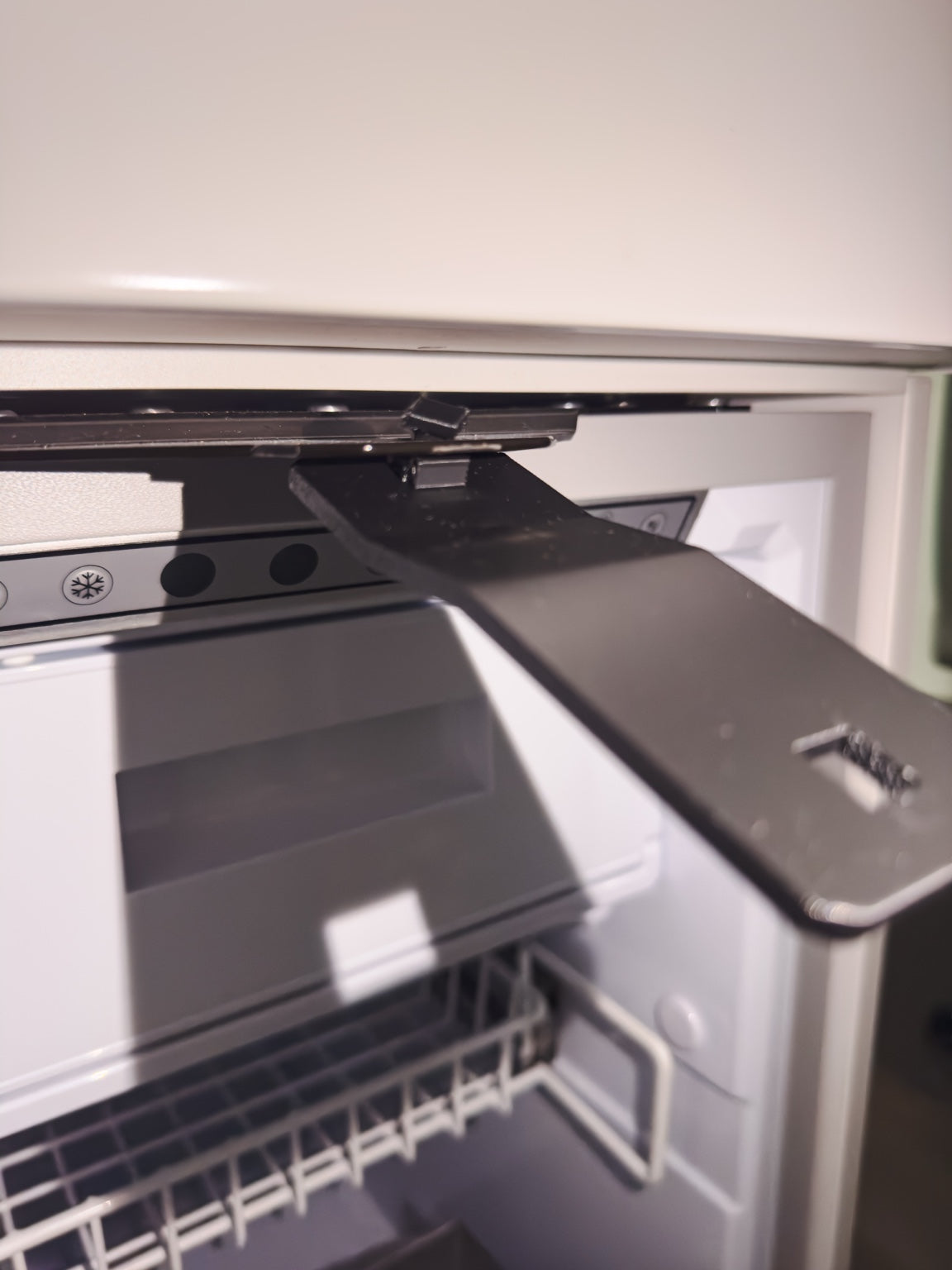 Fixing refrigerator