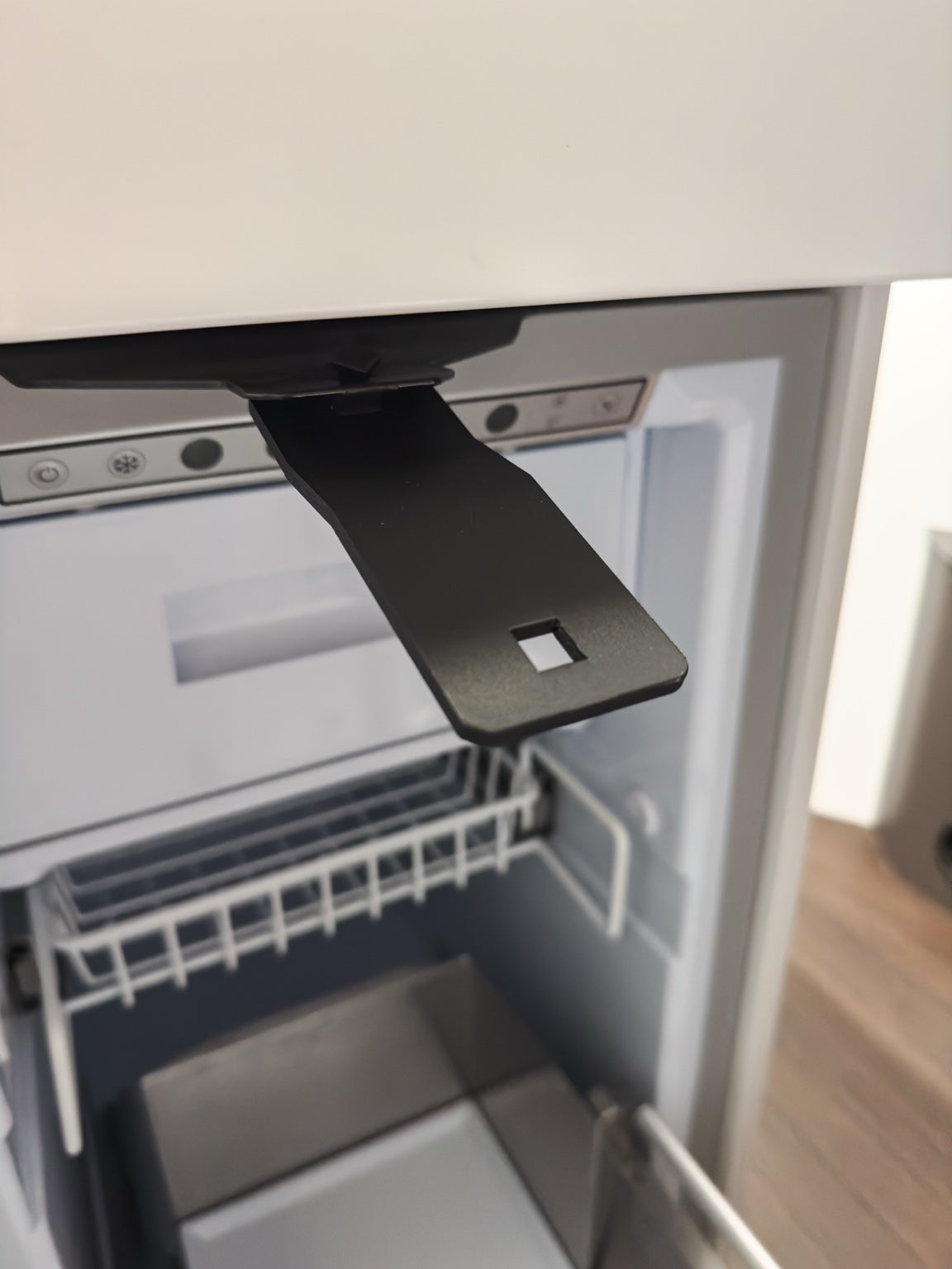 Fixing refrigerator