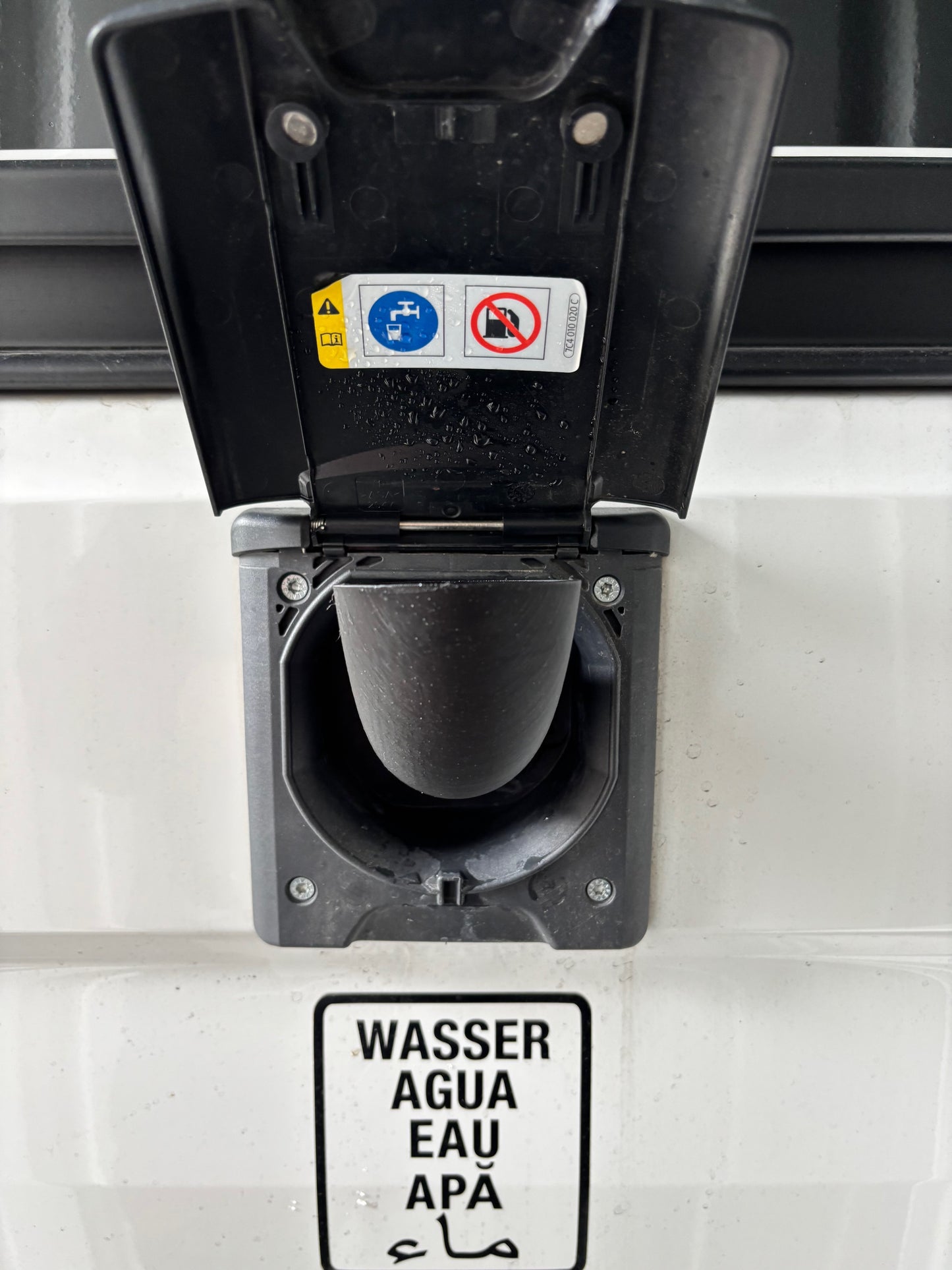 Wassereinfüllhilfe
